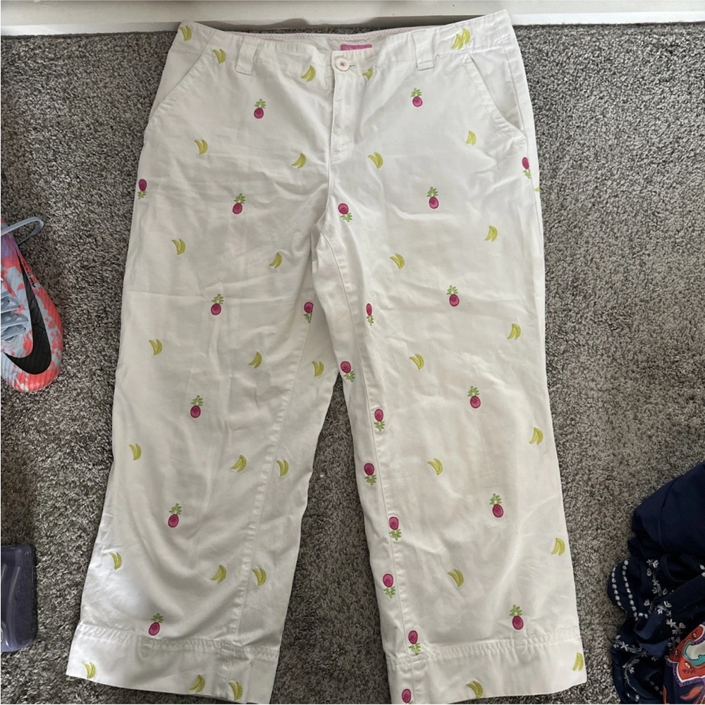 Lilly Pulitzer Cream Capris with Fruit Motif